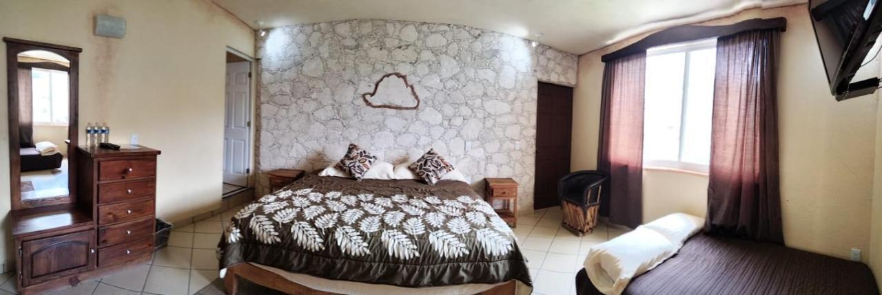 Hotel Casa Del Arbol Бернал Екстериор снимка