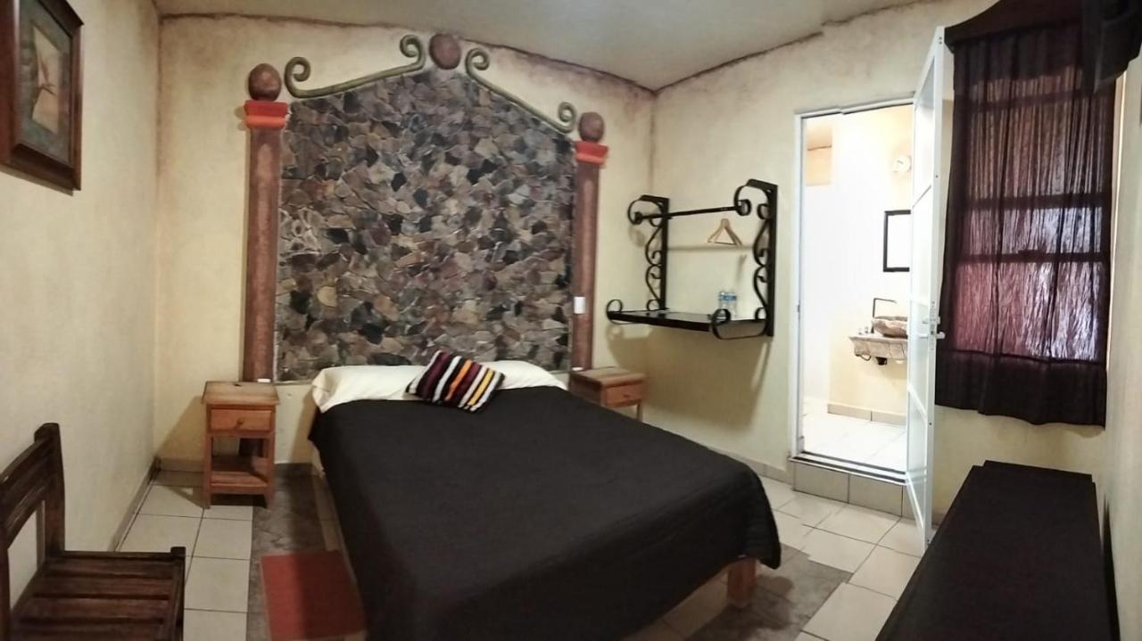 Hotel Casa Del Arbol Бернал Екстериор снимка